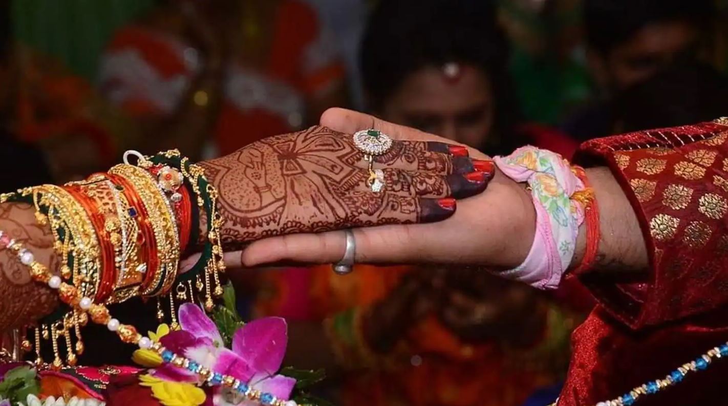 लड़कियों की शादी की उम्र 18 से 21 साल करने के प्रस्ताव पर मुहर, सभी धर्मों पर लागू होगा कानून?