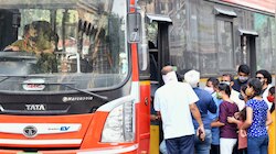 गलत बस में चढ़ गई लड़की, 4 दिन भटकने के बाद ऐसे पहुंची घर