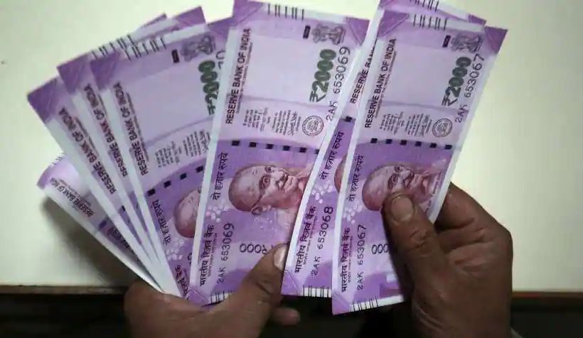 7th Pay Commission: नए साल में DA Hike के बाद कर्मचारियों की सैलरी में होगा 20,484 रुपये का इजाफा, जानिए पूरा गणित