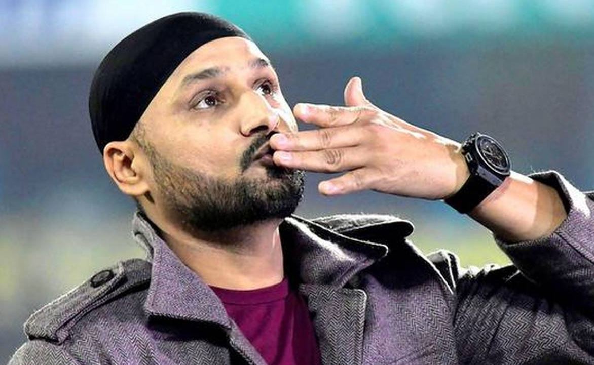 Harbhajan Singh Retirmenet: ऐसा रहा भज्जी का रिकॉर्ड, मिल रही शुभकामनाएं