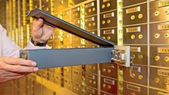 जानें कहां बैंक कर्मियों ने चुराए ग्राहकों के गहने, बदले में रखे 400 नकली गहने