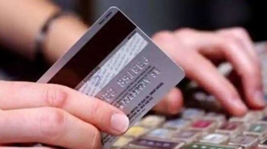 New Rules from 1 January: ATM से पैसे निकालना होगा महंगा, पोस्ट ऑफिस में भी ज्यादा चार्ज देना होगा