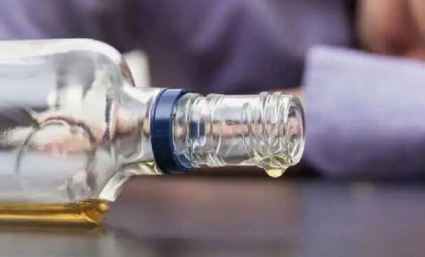 khagariya girl take step against Sharab mafiya liquor ban video goes viral must watch here | खगड़िया की लड़की ने शराब माफिया के खिलाफ ऐसा उठाया कदम, वायरल हो रहा है वीडियो | Hindi News, Bihar