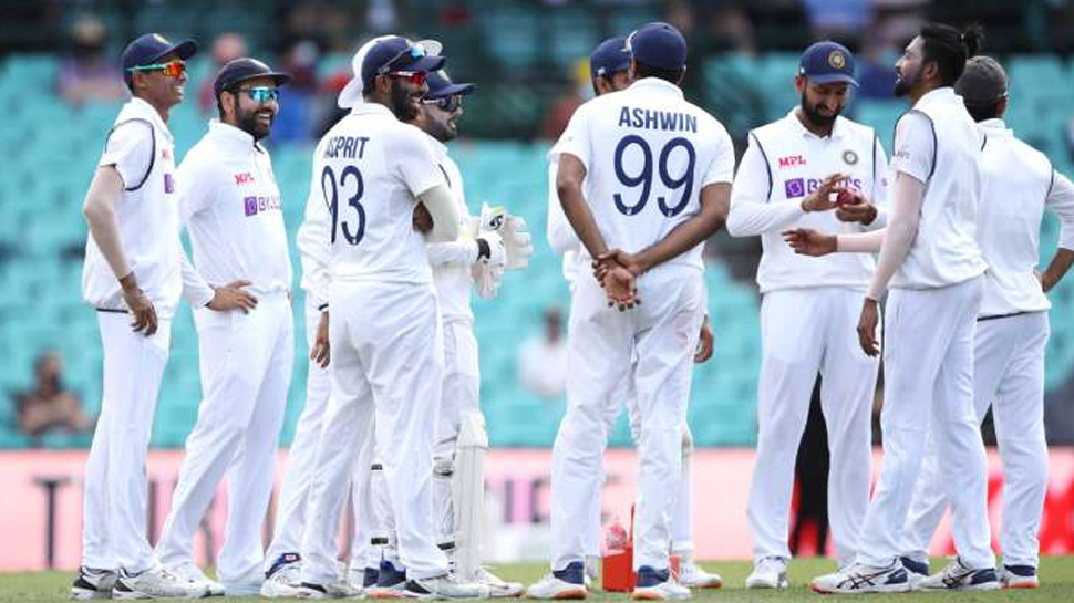 Ind vs SA: तीसरे दिन के टेस्ट में भारत 327 पर सिमटा, 55 रन पर गिरे 7 विकेट Ind vs SA: तीसरे दिन के टेस्ट में भारत 327 पर सिमटा, 55 रन पर गिरे 7 विकेट