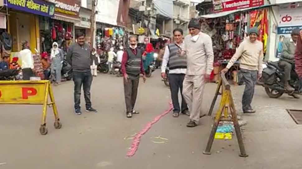 जीएसटी काउंसिल का फैसला: कपड़ों पर GST नहीं बढ़ेगी, कमलनाथ ने जताई ये आशंका!