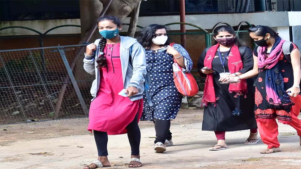 कोरोनाः मुंबई में स्कूल 31 जनवरी तक बंद; मंदिर में बच्चों और बुजुर्गाें के प्रवेश पर लगी रोक