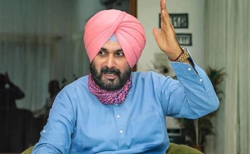 Punjab: चुनाव से पहले कांग्रेस में फिर बढ़ी दरार, सिद्धू ने दी ये धमकी