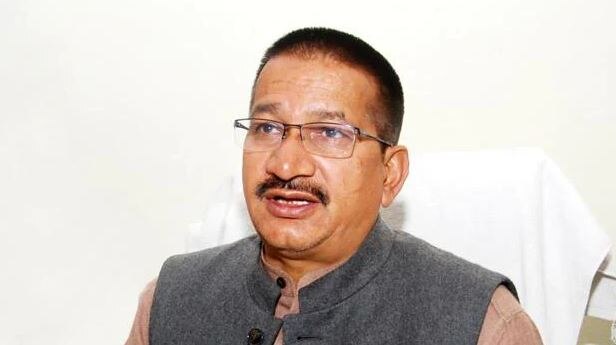 Uttrakhand Election: कांग्रेस के पूर्व प्रमुख ने बीजेपी नेताओं से की मुलाकात, अटकलें तेज