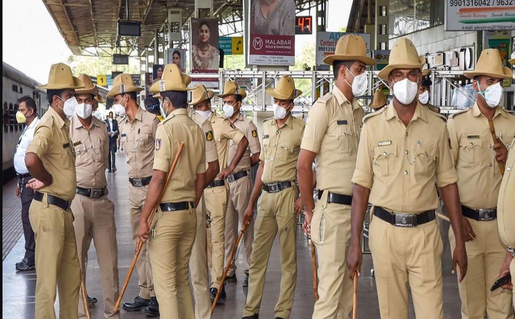 खेत में जबरदस्ती शराब पिलाकर किया बलात्कार, गिरफ्तार