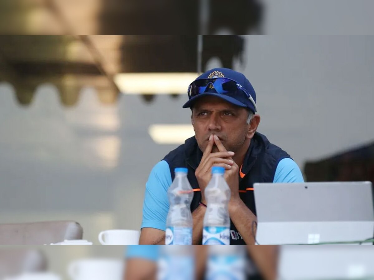 राहुल द्रविड़ ने साफ लफ्जों में कहा- 'इन 2 क्रिकेटर्स को अभी टीम इंडिया की प्लेइंग 11 में नहीं मिलेगी जगह' 