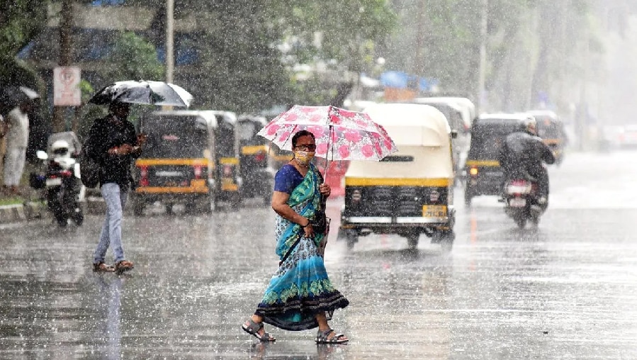 Weather Update: Delhi NCR सहित इन इलाकों में 24 घंटे हो सकती है लगातार बारिश 