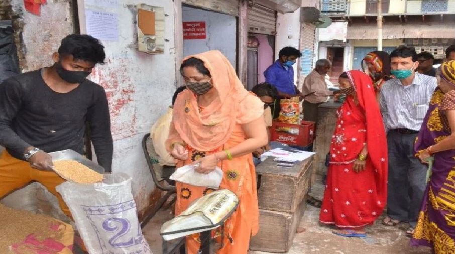 Ration Card: अब घर बैठे बनवाएं राशन कार्ड, अनाज के अलावा भी मिलेंगे कई बड़े फायदे