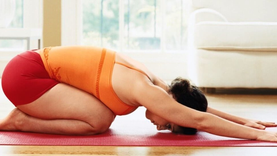 Yoga for Diabetes: डायबिटीज के मरीजों को बेहद फायदेमंद है ये आसन, जानें करने की आसान विधि