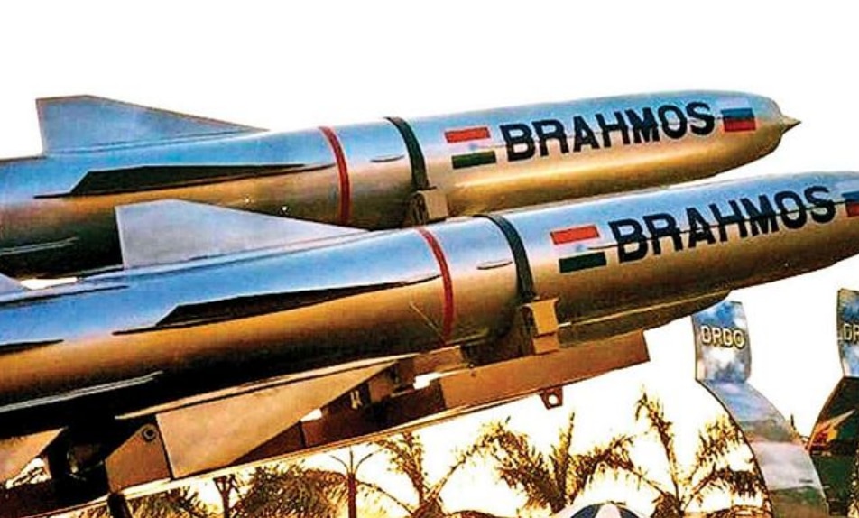 भारत ने सुपरसोनिक ब्रह्मोस मिसाइल का किया सफल परीक्षण, साधा सटीक निशाना