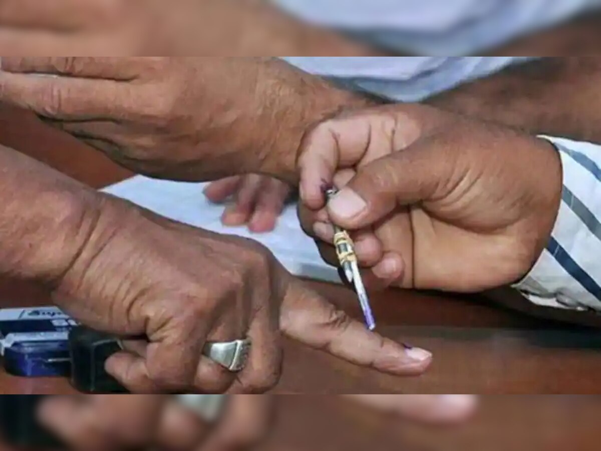 यूपी की चुनावी जंग: लखनऊ की एक ही सीट से, एक ही पार्टी से आमने-सामने पति-पत्नी!