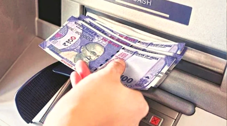 अब डेबिट कार्ड के बिना भी ATM से निकाल सकते हैं पैसे, जानिए क्या है तरीका