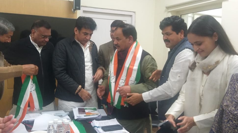 Uttarakhand Chunav 2022: हरक सिंह रावत कांग्रेस में हुए शामिल, प्रियंका गांधी ने फिर से वापसी कराई