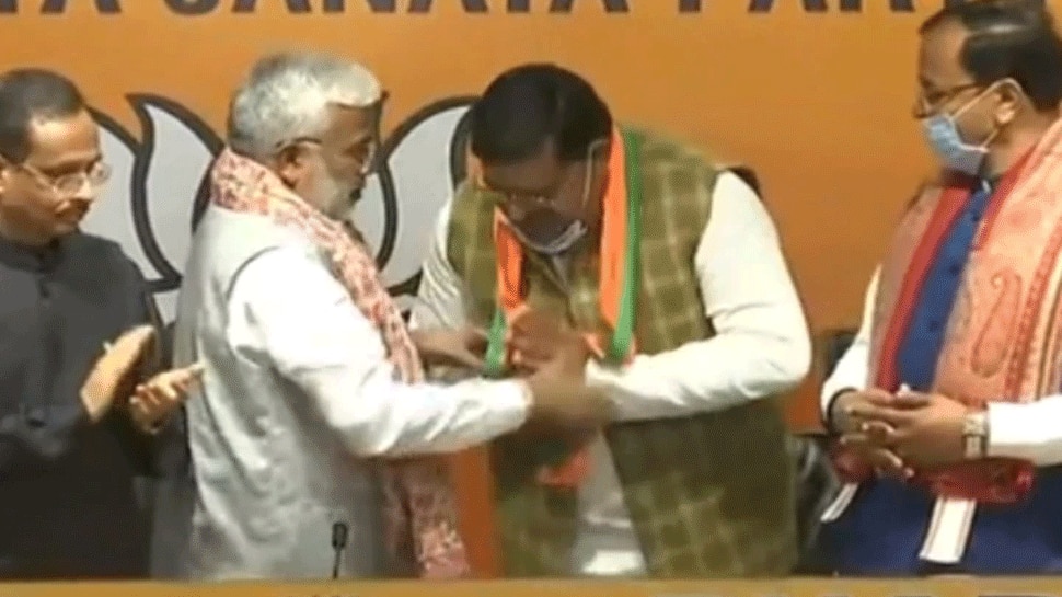 Uttar Pradesh SP MLA from Jalalpur Subhash Rai joined BJP| उत्तर प्रदेश:  जलालपुर से सपा विधायक सुभाष राय ने थामा भाजपा का दामन | Hindi News, देश