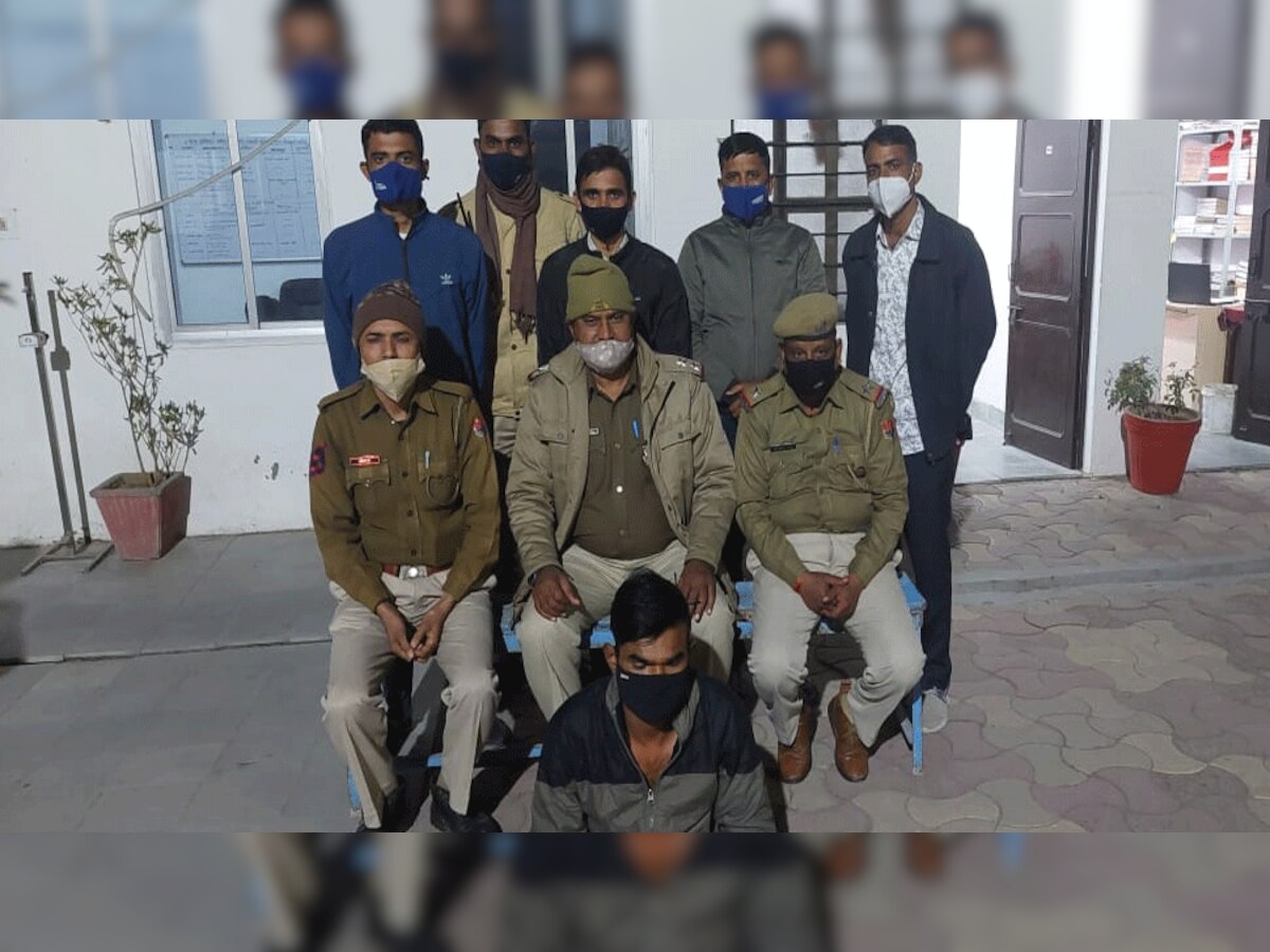 पुलिस की गिरफ्त में आरोपी