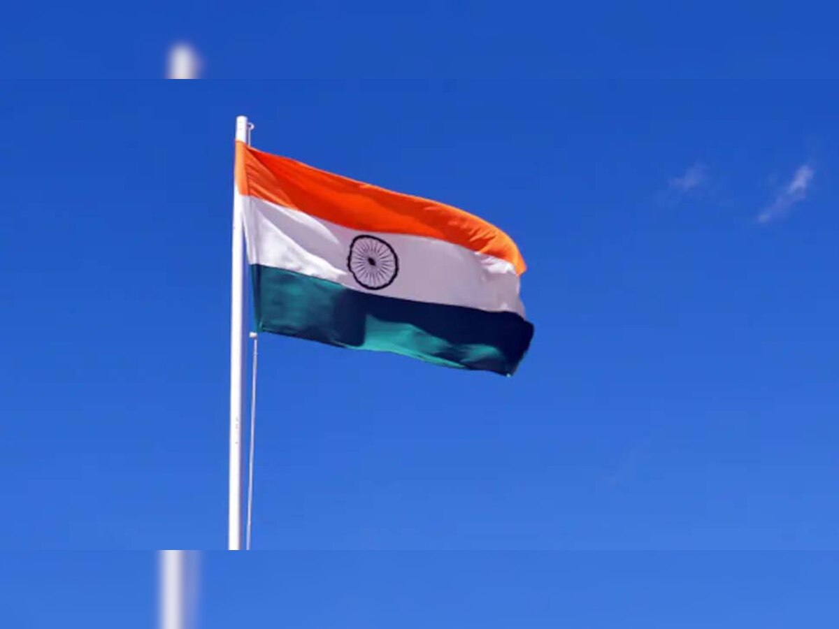 Republic Day 2022 Tricolour: देश में सिर्फ इन 3 जगहों पर होता है तिरंगा झंडे का निर्माण! जानिए क्या है इसकी वजह?