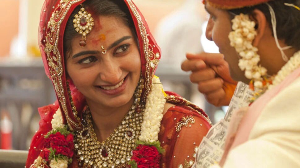 shadi anudan yojana : up govt gives financial help of 51000 rupees for  daughter marriage | बेटियों की शादी के लिए सरकार देती है 51,000 रुपये,  जान‍िए ये आपको कैसे मिल सकता