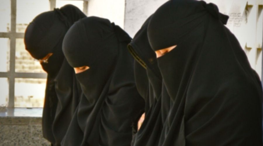 केरल और कर्नाटक में हिजाब पर क्यों बढ़ गई है चर्चा, जानें पूरा मामला