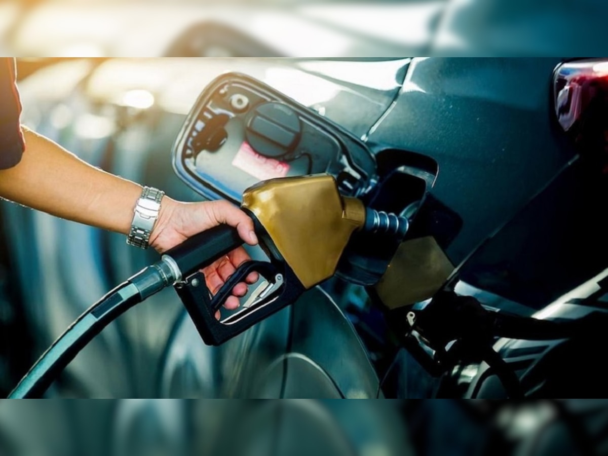 Petrol-Diesel Price Today: पेट्रोल-डीजल के आज के दाम जारी, जानें यूपी में आज तेल कितना हुआ महंगा?