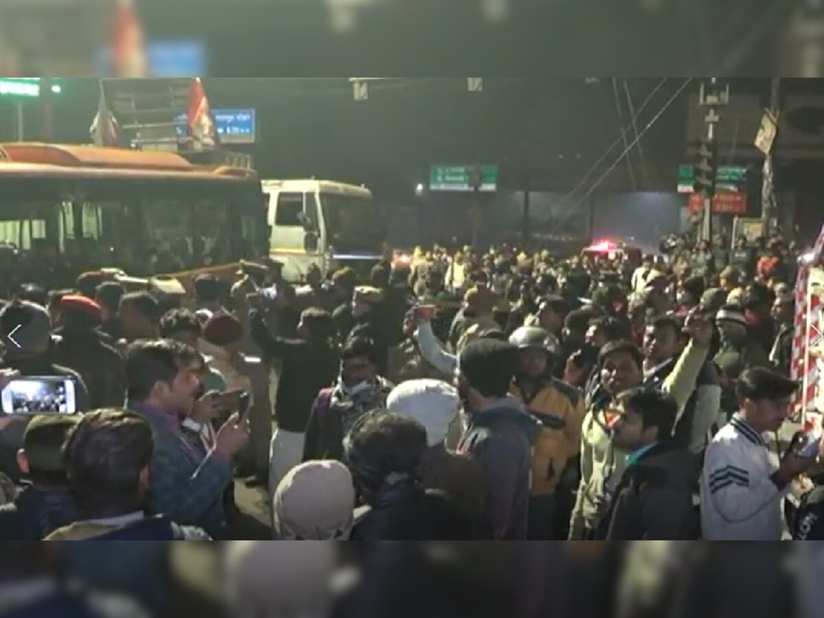 कानपुर में आधी रात काल बनकर दौड़ी इलेक्ट्रिक बस, ट्रैफिक बूथ तोड़ा और कई लोगों को कुचला, 6 की मौत