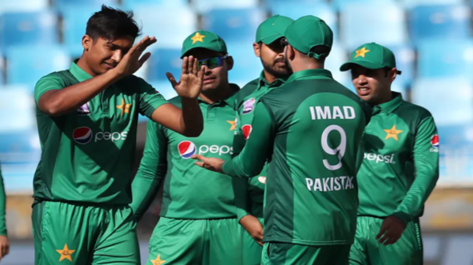 Illegal Bowling Action: पाकिस्तान के इस तूफानी गेंदबाज पर लगा बैन; जानिए वजह Illegal Bowling Action: पाकिस्तान के इस तूफानी गेंदबाज पर लगा बैन; जानिए वजह