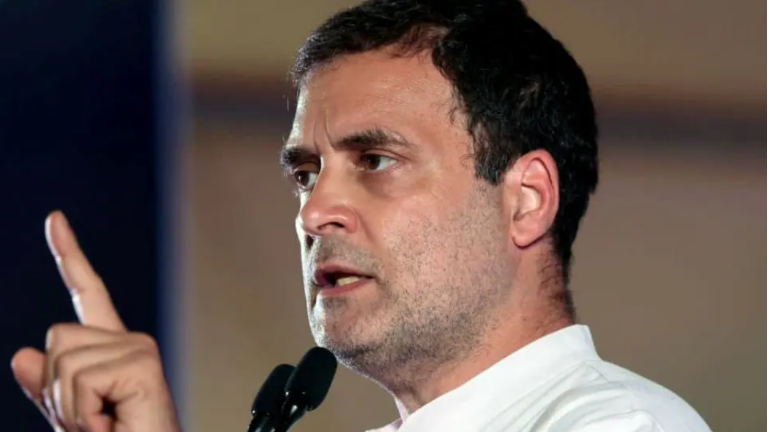 Rahul Gandhi on Hijab Row: कर्नाटक हिजाब विवाद पर बोले राहुल गांधी- बेटियों का भविष्य लूटा जा रहा है Rahul Gandhi on Hijab Row: कर्नाटक हिजाब विवाद पर बोले राहुल गांधी- बेटियों का भविष्य लूटा जा रहा है