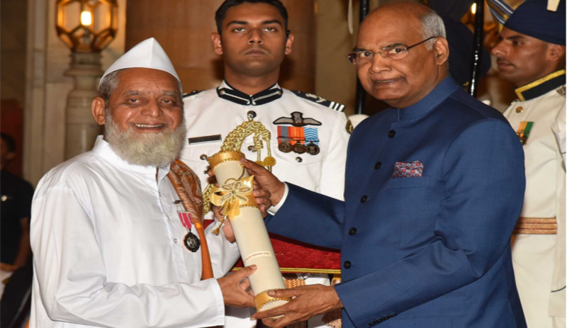 मशहूर गायक और पद्मश्री से सम्मानित इब्राहीम सुतार का इंतेकाल, CM बोम्मई ने जताया शोक मशहूर गायक और पद्मश्री से सम्मानित इब्राहीम सुतार का इंतेकाल, CM बोम्मई ने जताया शोक