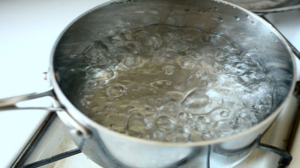 Mother of 3 children poured boiling water on boyfriend after he did not