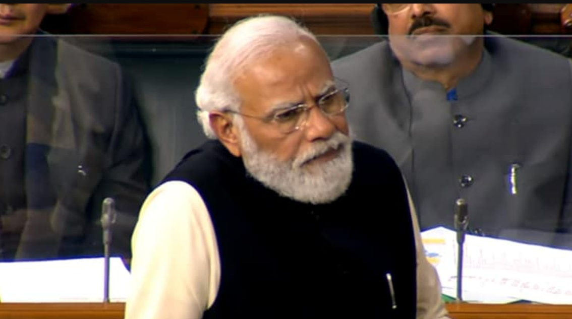 PM ने कविता के जरिए उठाए सवाल तो कांग्रेस ने भी इस अंदाज में मोदी को घेरा