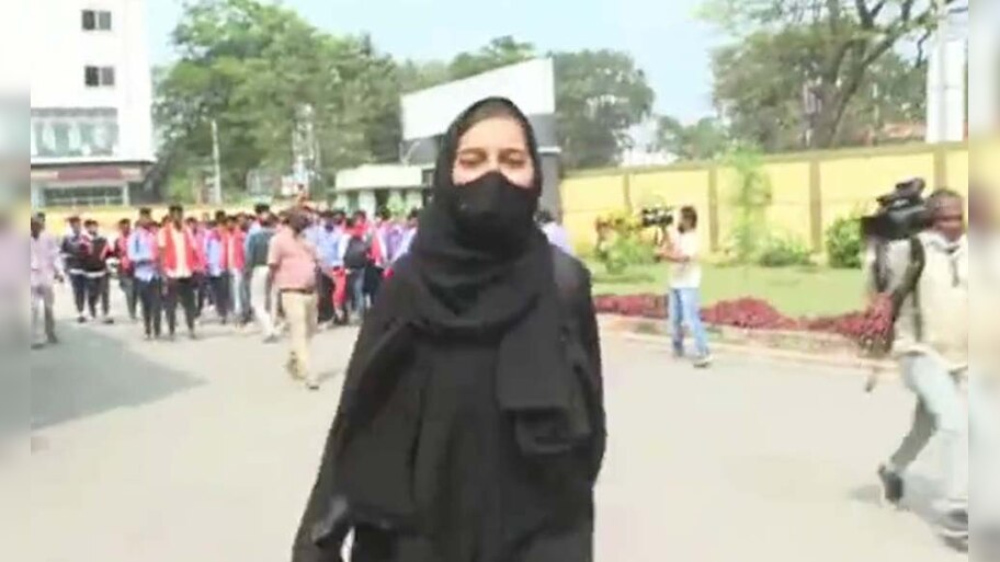 हिजाब विवाद में RSS की शाखा ने मुस्कान खान का समर्थन किया,  हमारी संस्कृति का हिस्सा है पर्दा