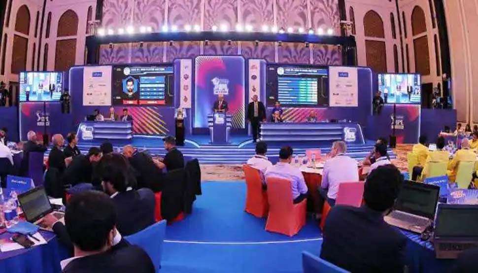 IPL के इतिहास में किस खिलाड़ी की लगी थी सबसे पहले बोली? BCCI ने लगाया दिया था जुर्माना IPL के इतिहास में किस खिलाड़ी की लगी थी सबसे पहले बोली? BCCI ने लगाया दिया था जुर्माना