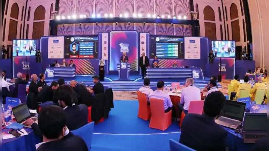 IPL के इतिहास में किस खिलाड़ी की लगी थी सबसे पहले बोली? BCCI ने लगाया दिया था जुर्माना