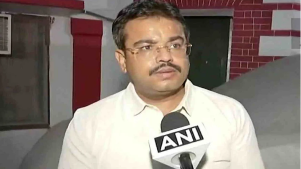 Lakhimpur Kheri Violence: गृह राज्य मंत्री के बेटे आशीष मिश्रा को HC से मिली जमानत, जानिए कब हो सकती है रिहाई Lakhimpur Kheri Violence: गृह राज्य मंत्री के बेटे आशीष मिश्रा को HC से मिली जमानत, जानिए कब हो सकती है रिहाई