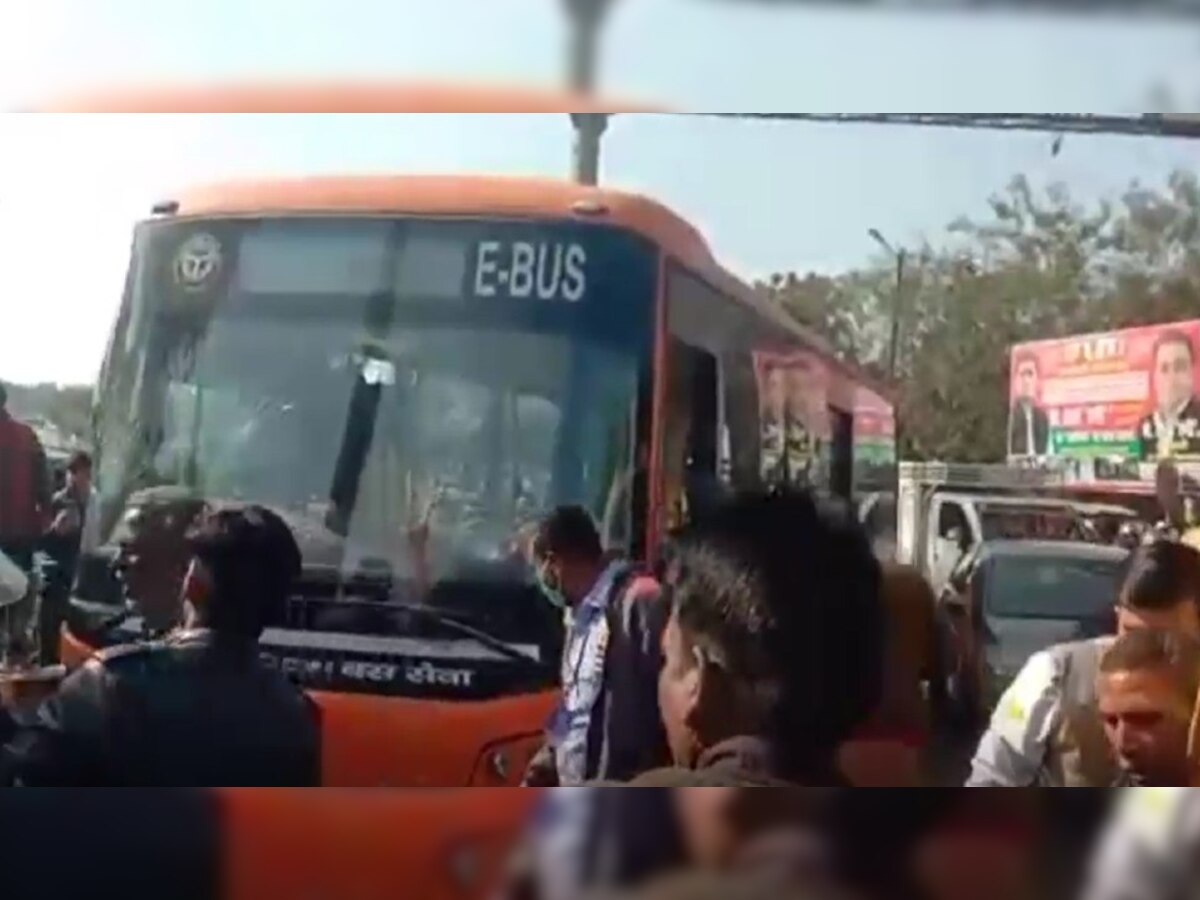 एक बार फिर बेकाबू E-Bus ने गाड़ियों और लोगों को रौंदा, 6 घायल, सीएम योगी ने दिए मदद के निर्देश