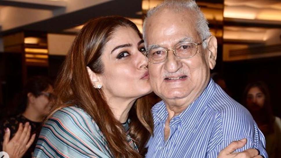 रवीना टंडन के पिता और मशहूर निर्देशक रवि टंडन के बारे में आई ये दुःखद खबर रवीना टंडन के पिता और मशहूर निर्देशक रवि टंडन के बारे में आई ये दुःखद खबर