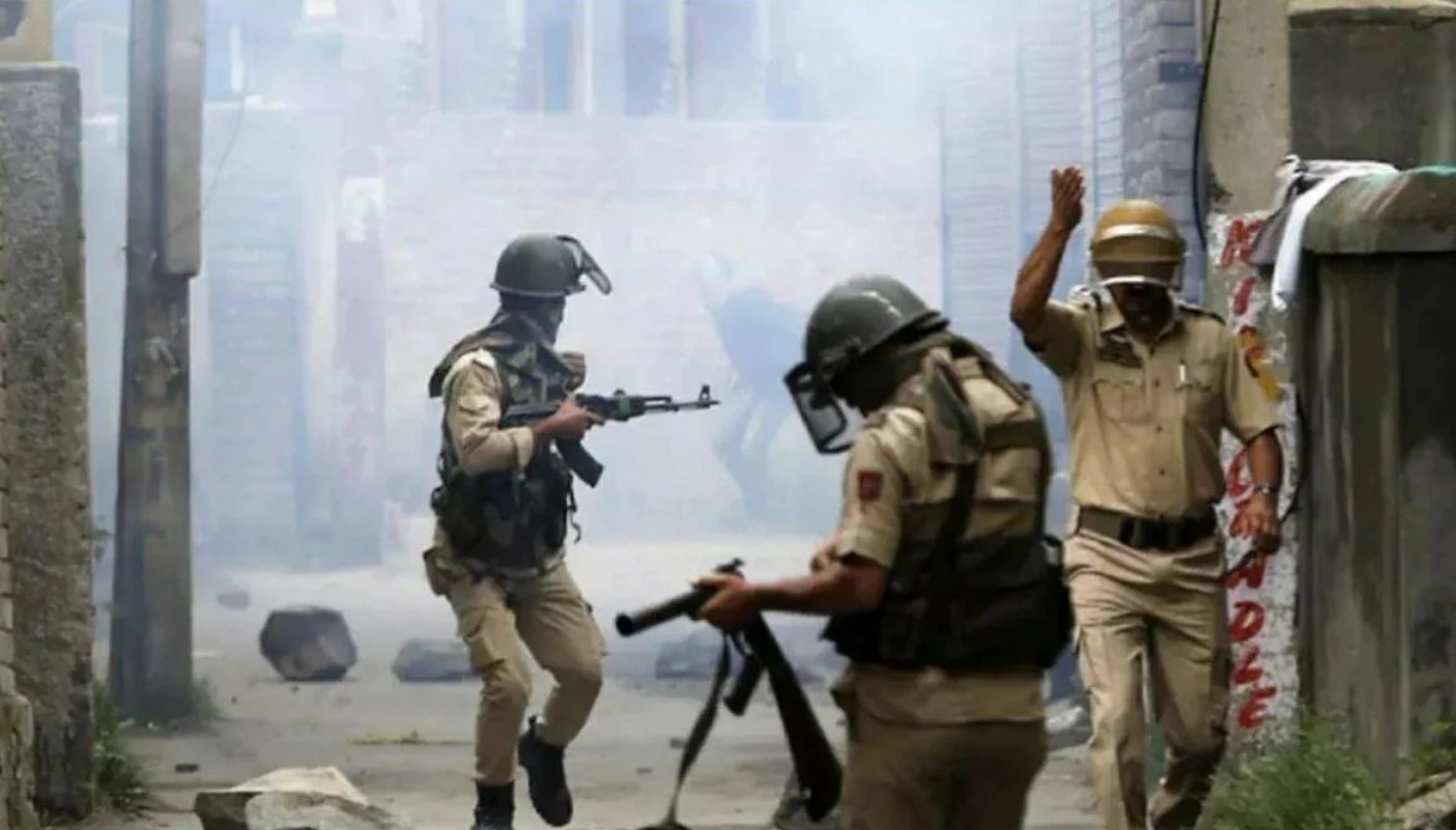 जम्मू-कश्मीरः बांदीपोरा में आतंकियों ने छिपकर सुरक्षाबलों पर किया हमला, पुलिसकर्मी शहीद