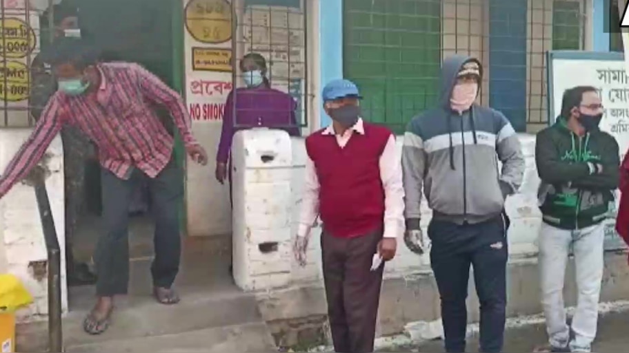 West Bengal Civic Polls: पश्चिम बंगाल में चार नगर निगमों में वोटिंग शुरू, मतदाताओं में देखा गया उत्साह