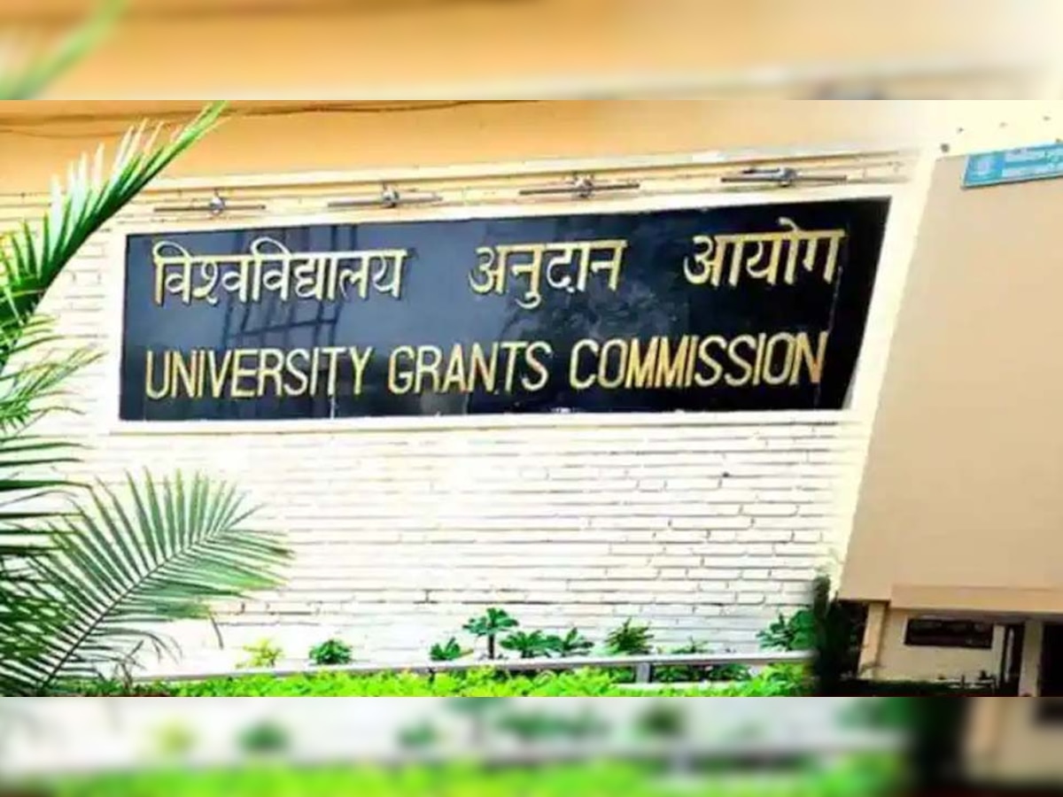 UGC ने ऑफलाइन कक्षाओं को लेकर जारी किया महत्वपूर्ण नोटिस, पढ़ें गाइडलाइंस