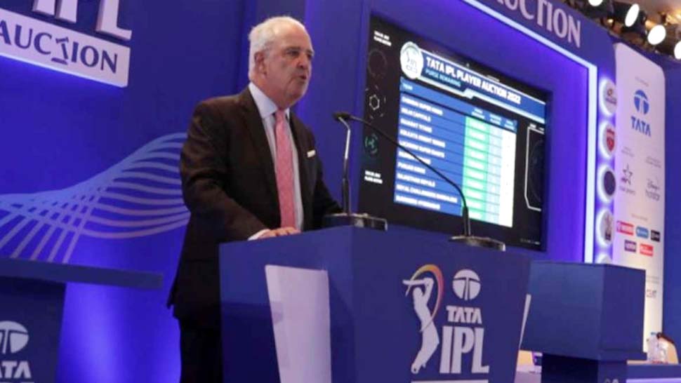 IPL Mega Auction 2022: नीलामीकर्ता को लेकर आया आईपीएल का बड़ा बयान, बताया क्यों अचानक गिर गए थे ह्यू एडमीड्स IPL Mega Auction 2022: नीलामीकर्ता को लेकर आया आईपीएल का बड़ा बयान, बताया क्यों अचानक गिर गए थे ह्यू एडमीड्स
