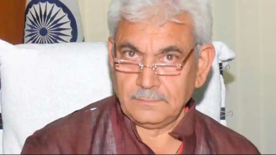 'धार्मिक भावनाओं और संविधान का सम्मान करें'- हिजाब विवाद पर बोले मनोज सिन्हा 