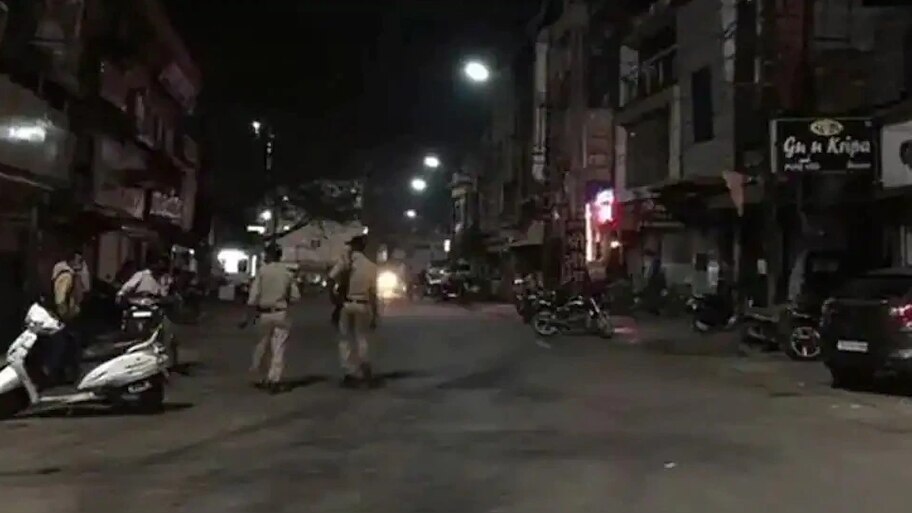 UP में आज से बदल गया Night Curfew का समय, जानिए अब कत बत रह सकते हैं बाहर