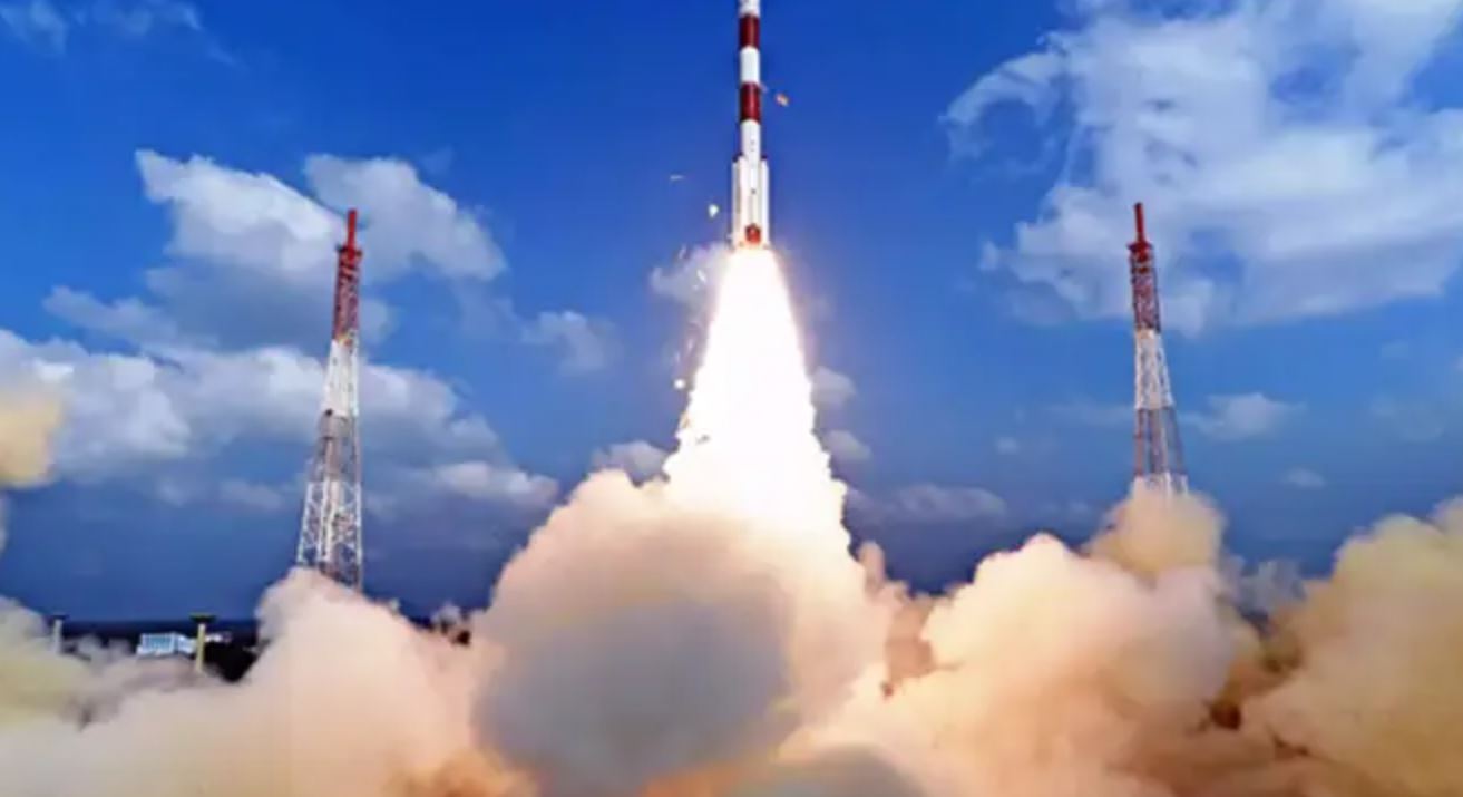 ISRO का पीएसएलवी-सी 52 लॉन्च, जानिए साथ गए तीन सैटेलाइट क्या करेंगे