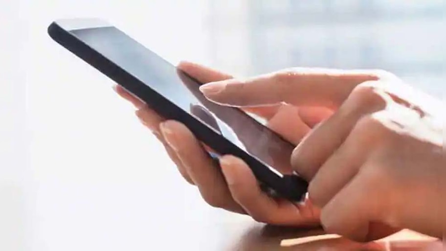 भारत की चीन के खिलाफ बड़ी कार्रवाई, 54 मोबाइल एप्स पर लगाई पाबंदी, देखें लिस्ट