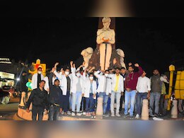 स्टूडेंट ने PM Modi को खून से लिखा पत्र, कहा- 14 फरवरी वेलेंटाइन डे नहीं "पुलवामा शहीद शौर्य दिवस" किया जाए घोषित