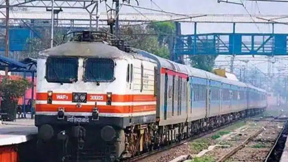 indian-railway-to-start-helpline-number-for-a-passenger-to-complaint