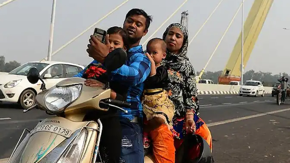 अगर बाइक पर 4 साल से छोटा बच्चा तो इतनी स्पीड से चलाएं गाड़ी, वरना होगा ये अंजाम अगर बाइक पर 4 साल से छोटा बच्चा तो इतनी स्पीड से चलाएं गाड़ी, वरना होगा ये अंजाम